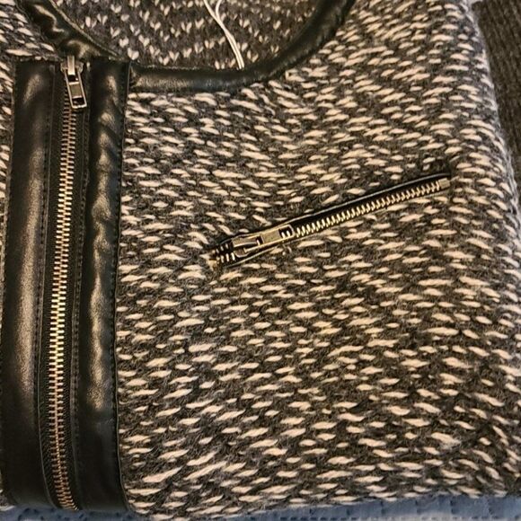 Cynthia Rowley sweater size large - Picture 8 of 8